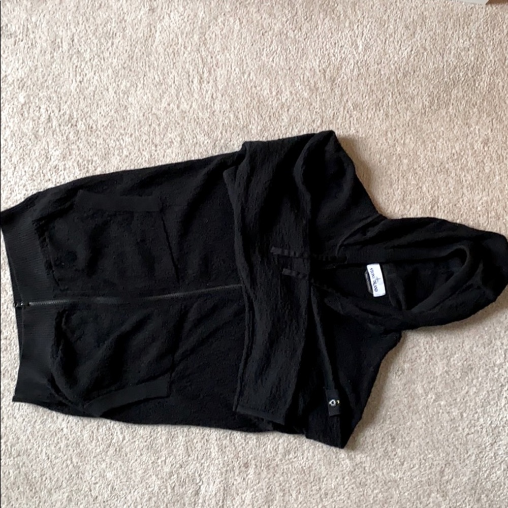 Stone island zip up cardigan size L. Barely used!